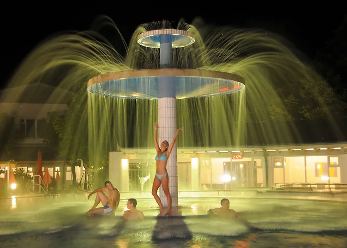 Appartementhotel Cura فندق