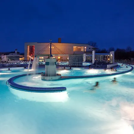 Appartementhotel Cura 2*